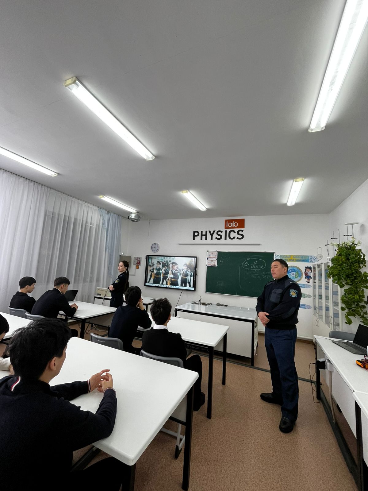 Оқушылармен түсіндіру кездесуі өтті