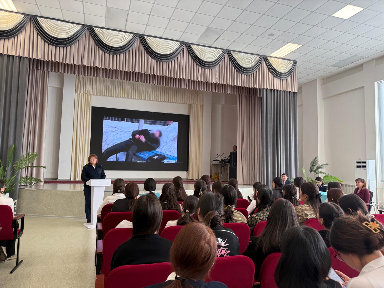 Подросток и закон: в школе-гимназии №58 прошла встреча по профилактике наркопреступлений