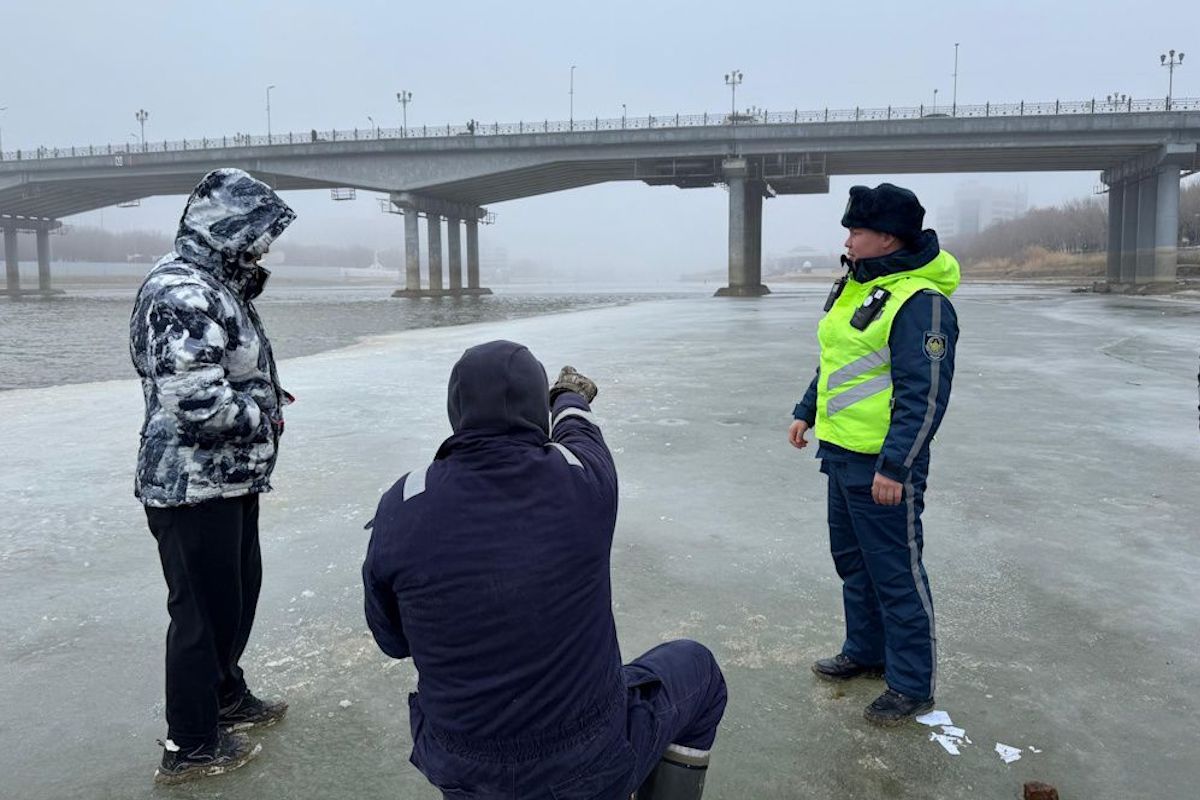 Департамент по ЧС призывает жителей Атырау не выходить на лёд