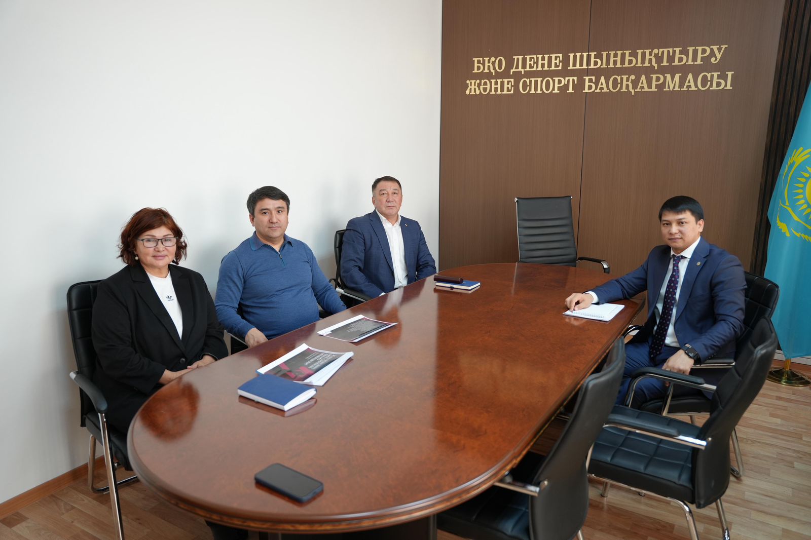 Бүгін Басқарма басшысы Бақдәулет Сәбитов ҚР Бокс федерациясының вице-президенті, ҚР еңбек сіңірген жаттықтырушысы Қайрат Тұрсынханұлы Сәтжановпен кездесті.