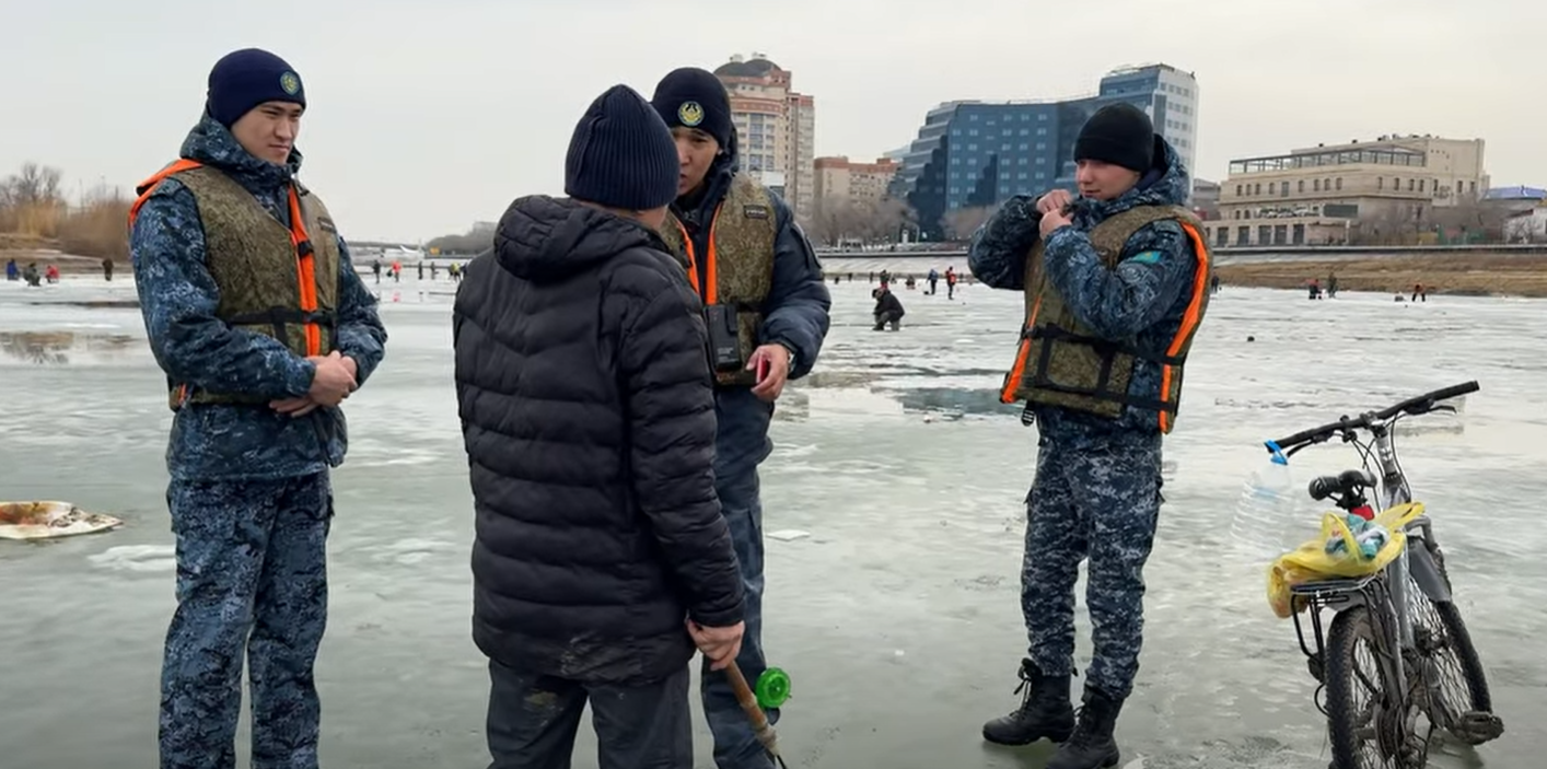 Атырауда мұз үстіндегі қауіпсіздік шаралары күшейтілді
