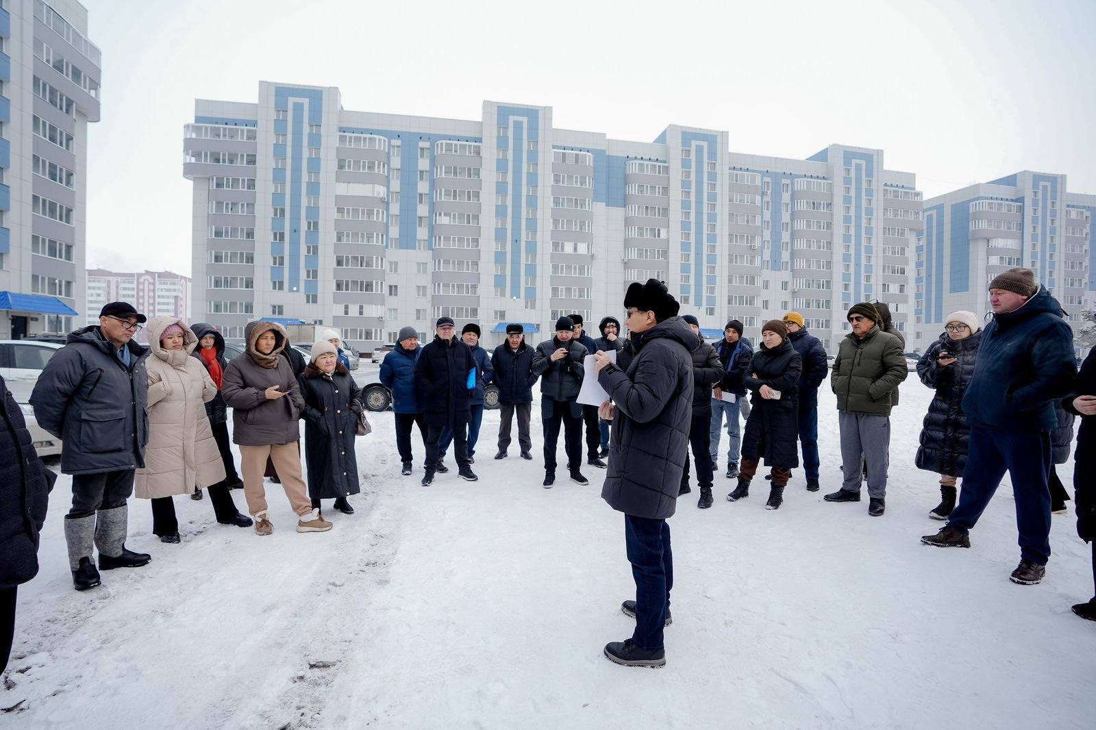 Аким города встретился с жителями микрорайона Карагайлы