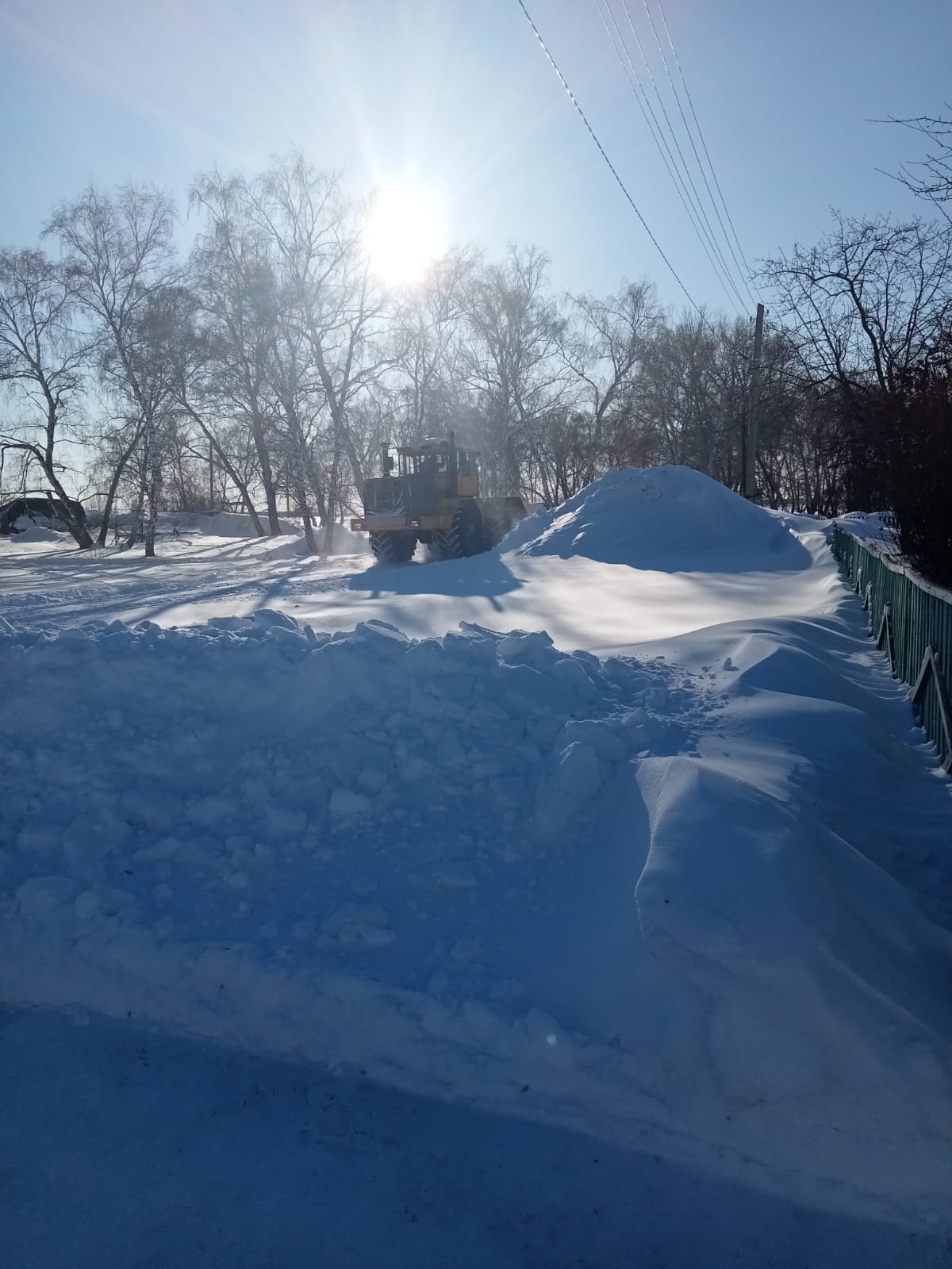 ТОО "Святодуховка Агро" провел расчистку внутрипоселковых дорог от снега в селе Святодуховка (пять улиц протяженностью 5,7 км.)