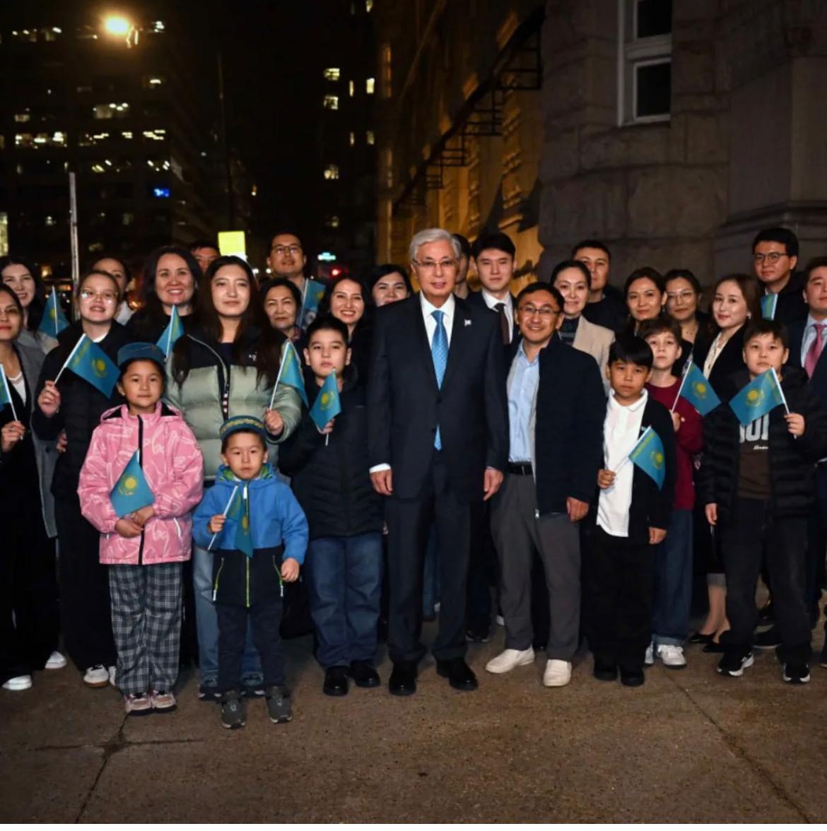 Мемлекет басшысы Вашингтонда отандастарымен кездесті.
