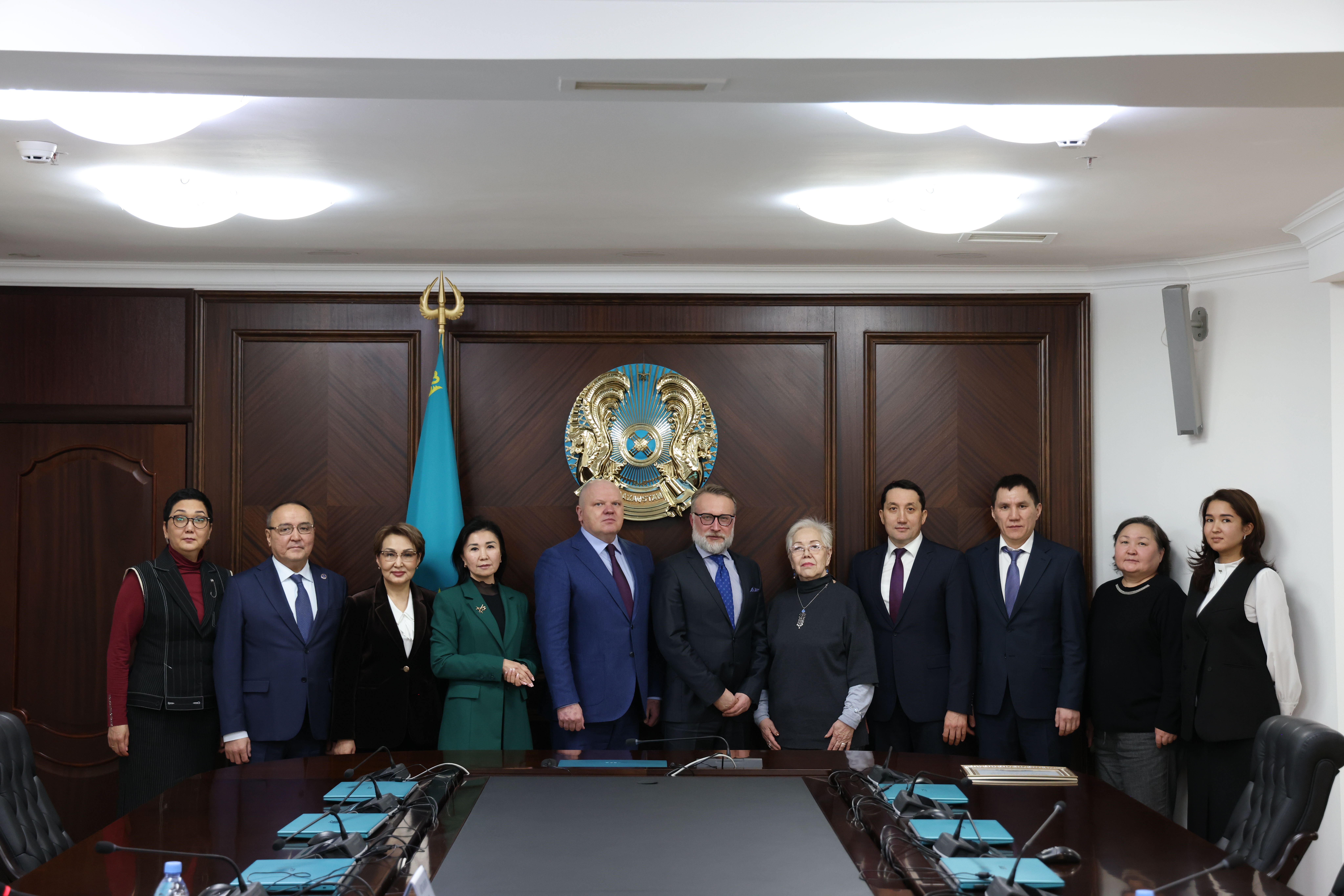 Председатель Высшего Судебного Совета Дмитрий Малахов провёл встречу с Председателем Республиканской нотариальной палаты Олегом Полумордвиновым