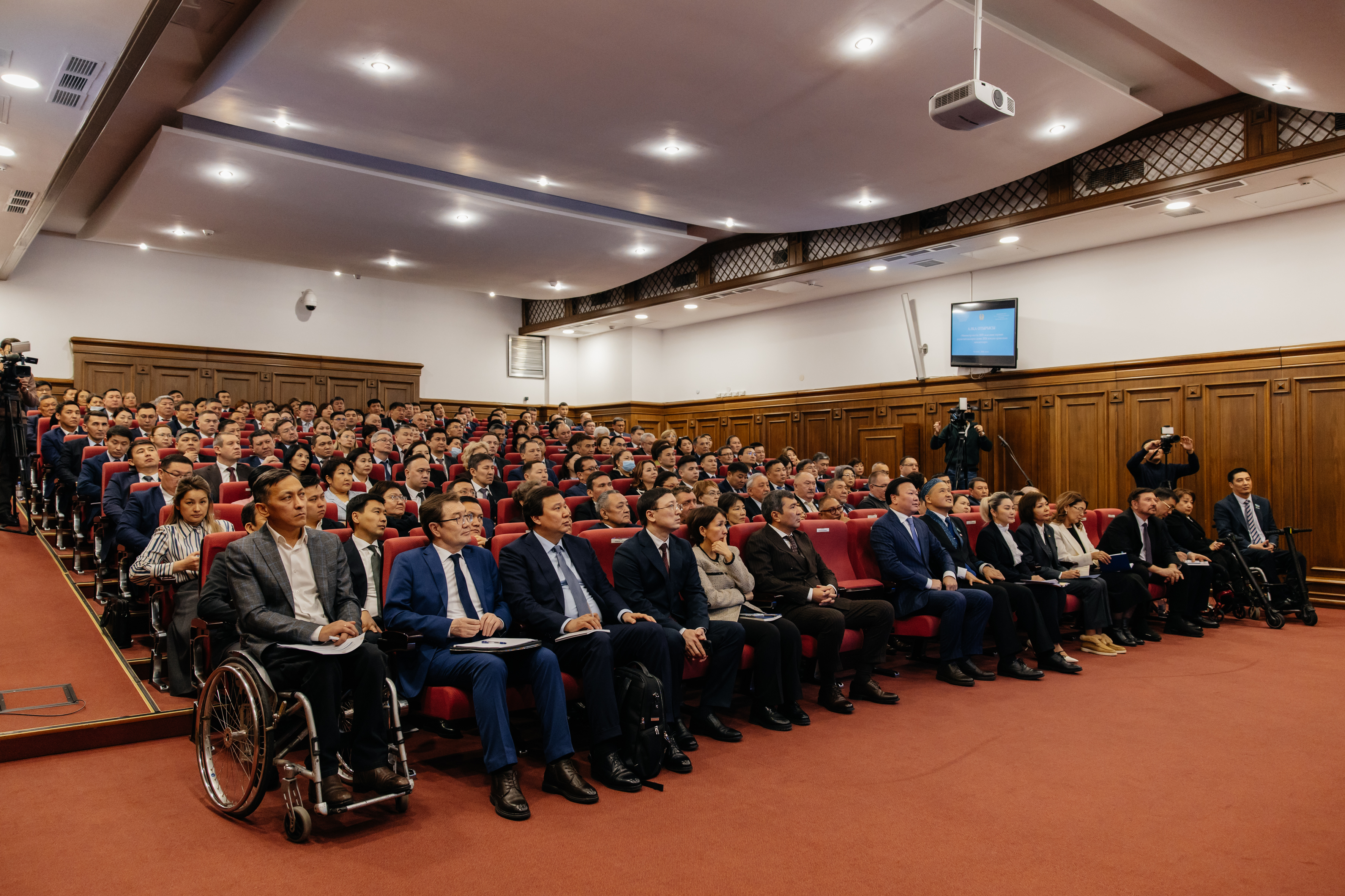 Еңбек және халықты әлеуметтік қорғау министрлігінде әлеуметтік-еңбек саласын цифрландыру мәселелері қаралды