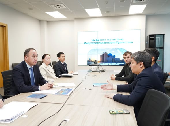 ТҮРКІСТАН: ӨҢІР ЭКОНОМИКАСЫНА ЗАМАНАУИ ЦИФРЛЫҚ ШЕШІМДЕР ЕНГІЗУ МӘСЕЛЕСІ ҚАРАЛДЫ