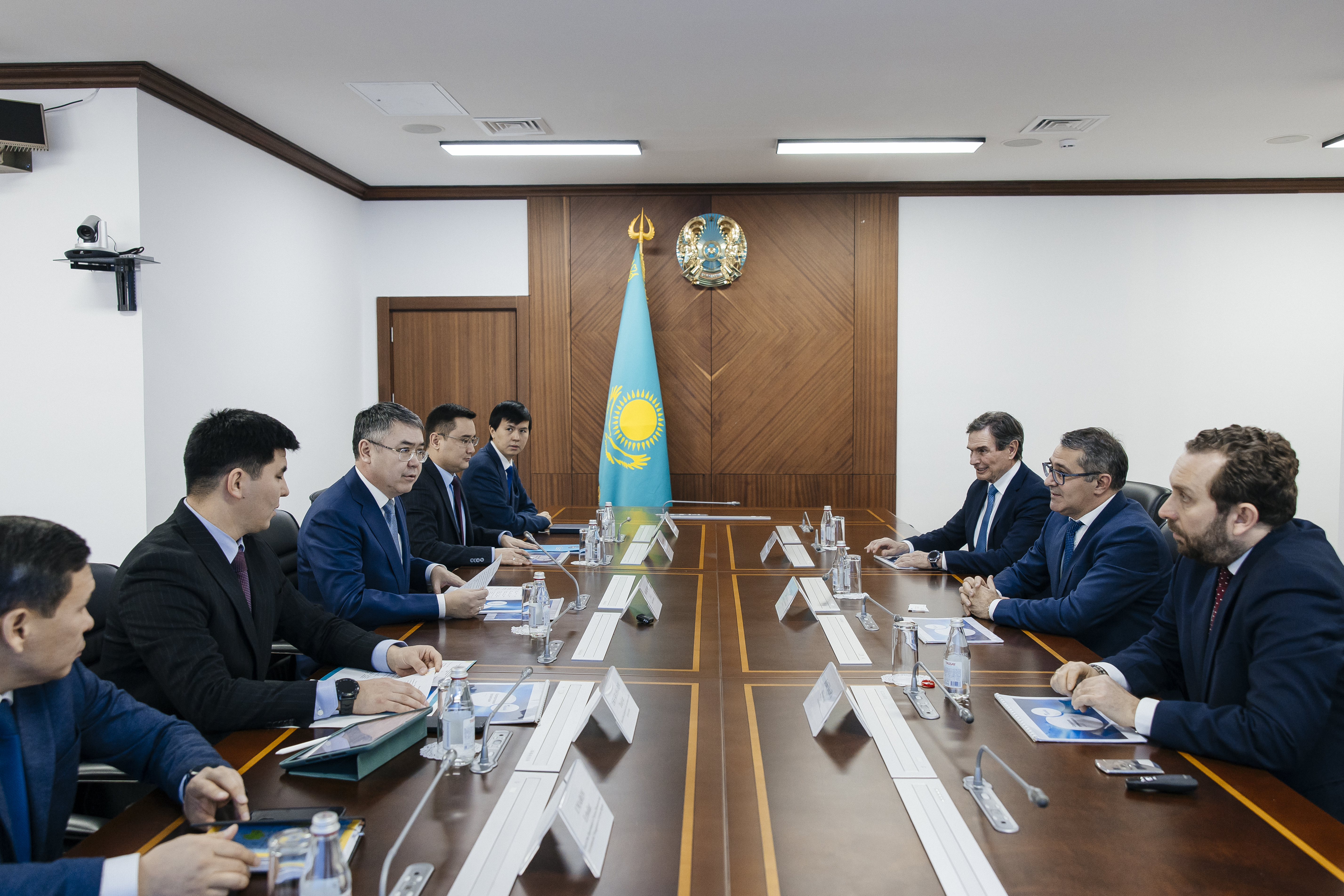 Пути развития водной инфраструктуры Атырау обсудили с представителями международной компании