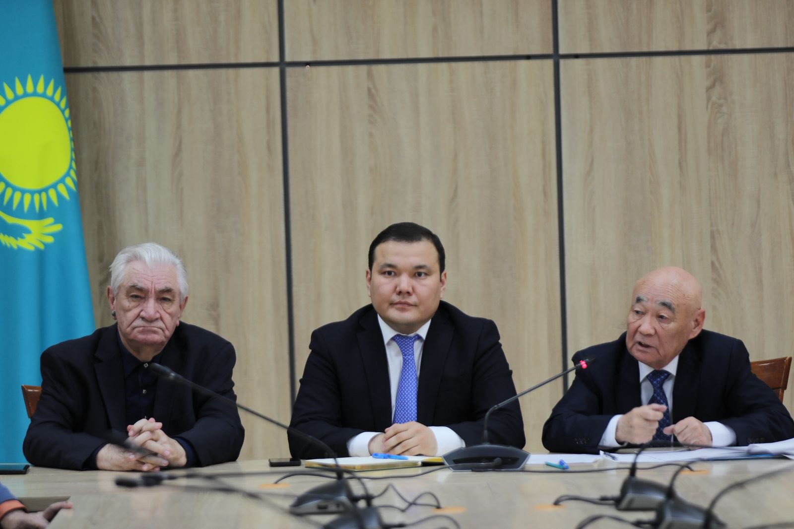 АРДАГЕРЛЕРМЕН АШЫҚ КЕЗДЕСУ ӨТТІ