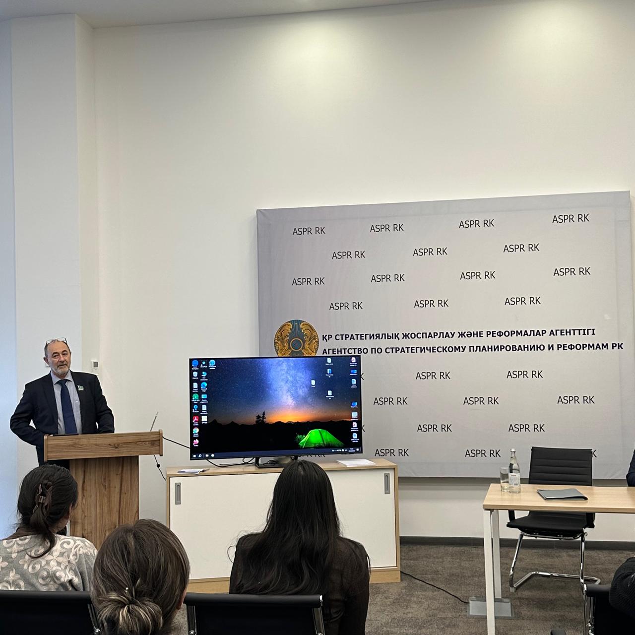 Агенттікте ҚР Парламенті Мәжілісі депутатының қатысуымен конституциялық реформа мәселелері бойынша кездесу өтті