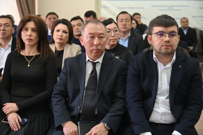 ШЫМКЕНТТЕ МЕДИЦИНА САЛАСЫ ӨКІЛДЕРІ ЖАҢА КОНСТИТУЦИЯ ЖОБАСЫНА ҚОЛДАУ БІЛДІРДІ