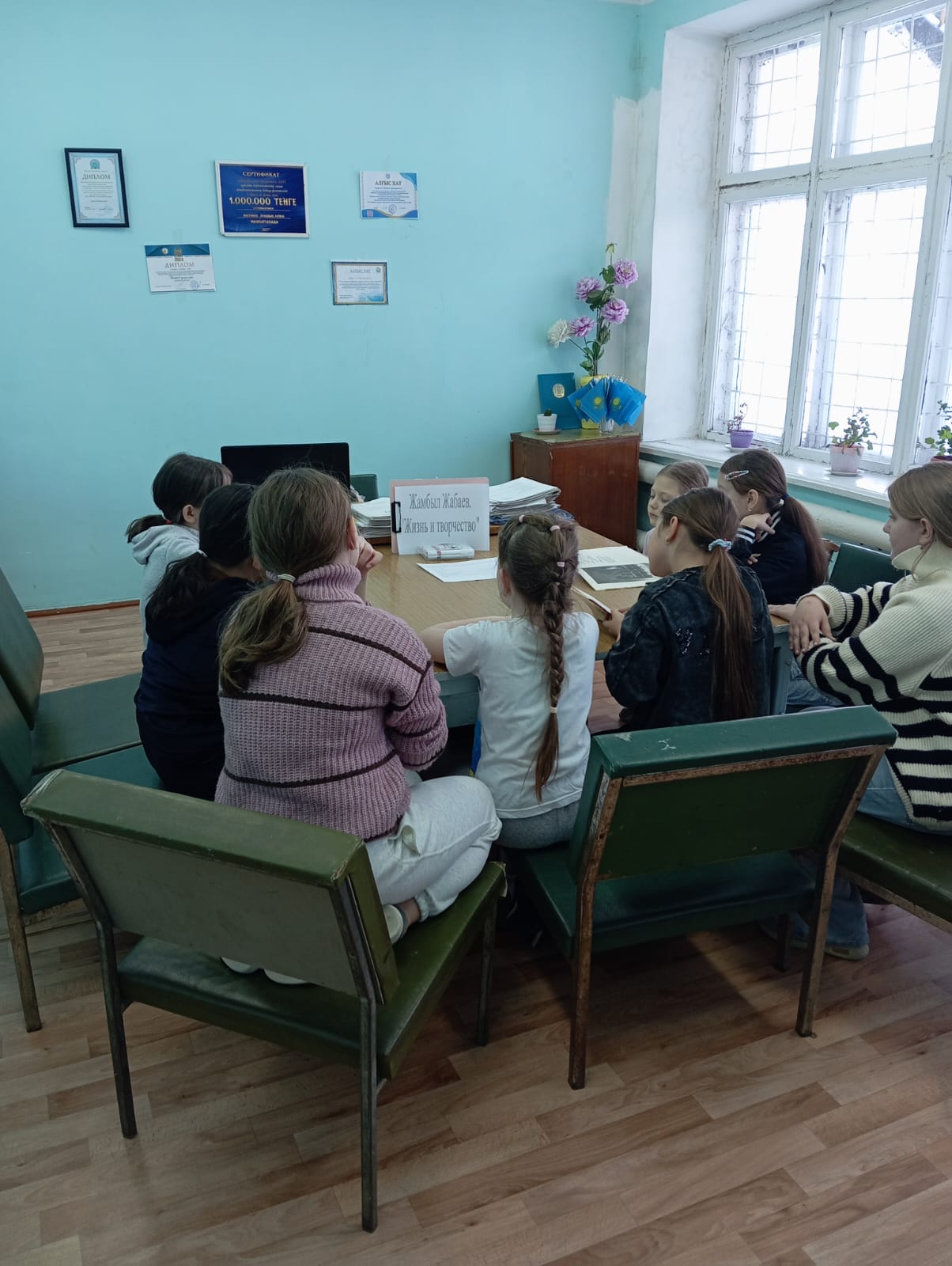 24 ақпанда Мәдениет үйінде Жамбыл Жабаевқа арналған «Дала үні» атты әдеби-шығармашылық кеш өтті.