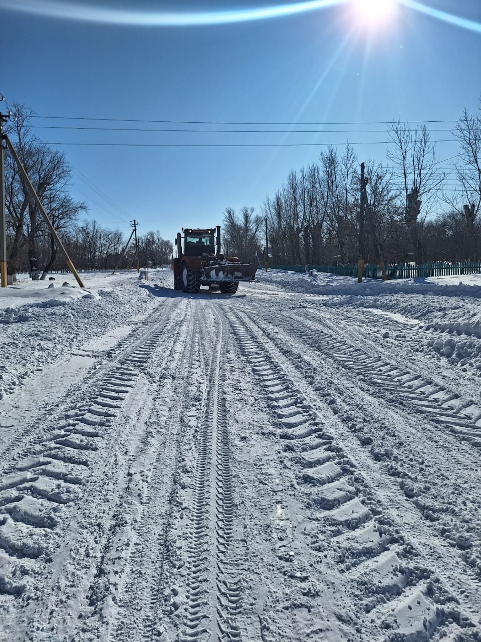 Расчистка внутрипоселковых дорог от снега