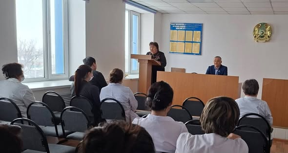 Аудандық партиялық штаб мүшелері аудандық аурухана ұжымымен кездесуі