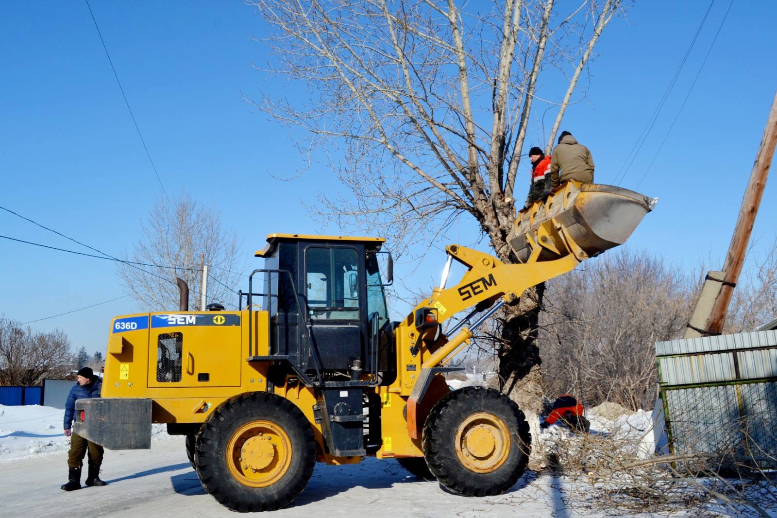 Саумалкөл ауылында абаттандыру жөніндегі жұмыстар жоспарын орындау үшін