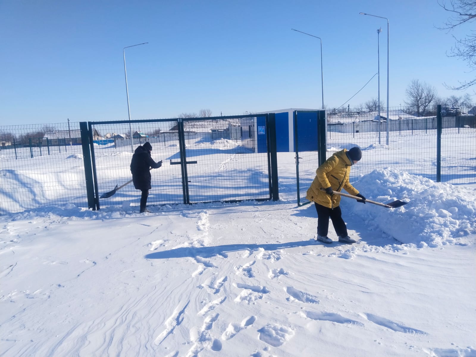 Су тарату пункті аумағында қар тазаланды
