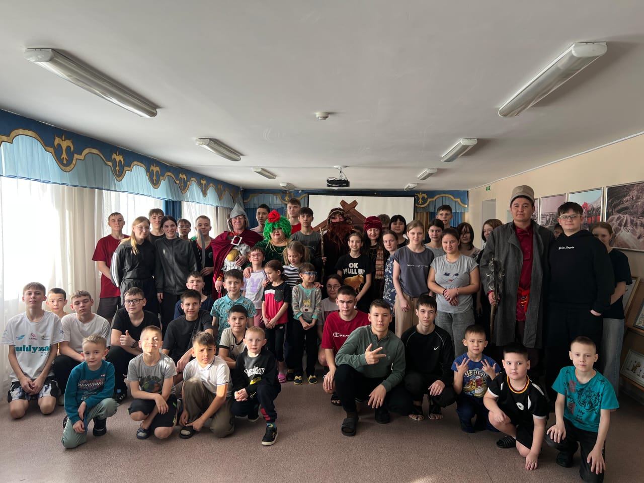 25 ақпанда аудандық Мәдениет үйінің қызметкерлері Рудный қаласындағы «Арнаулы әлеуметтік қызметтерге мұқтаж балаларды қолдау орталығы» КММ-на барды.