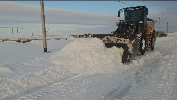 Софиевка ауылының жаңа тұрғын алабында көшелер қардан тазартылды.