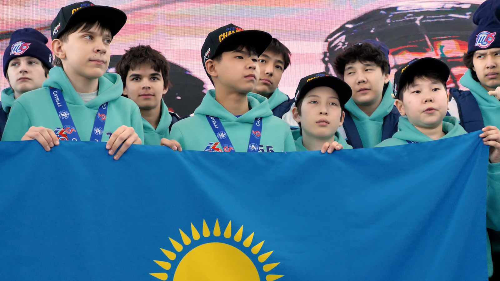 ЧЕМПИОНЫ МЕЖДУНАРОДНОГО ТУРНИРА PEE-WEE: ЮНЫЕ ХОККЕИСТЫ ИЗ АСТАНЫ ВЕРНУЛИСЬ НА РОДИНУ