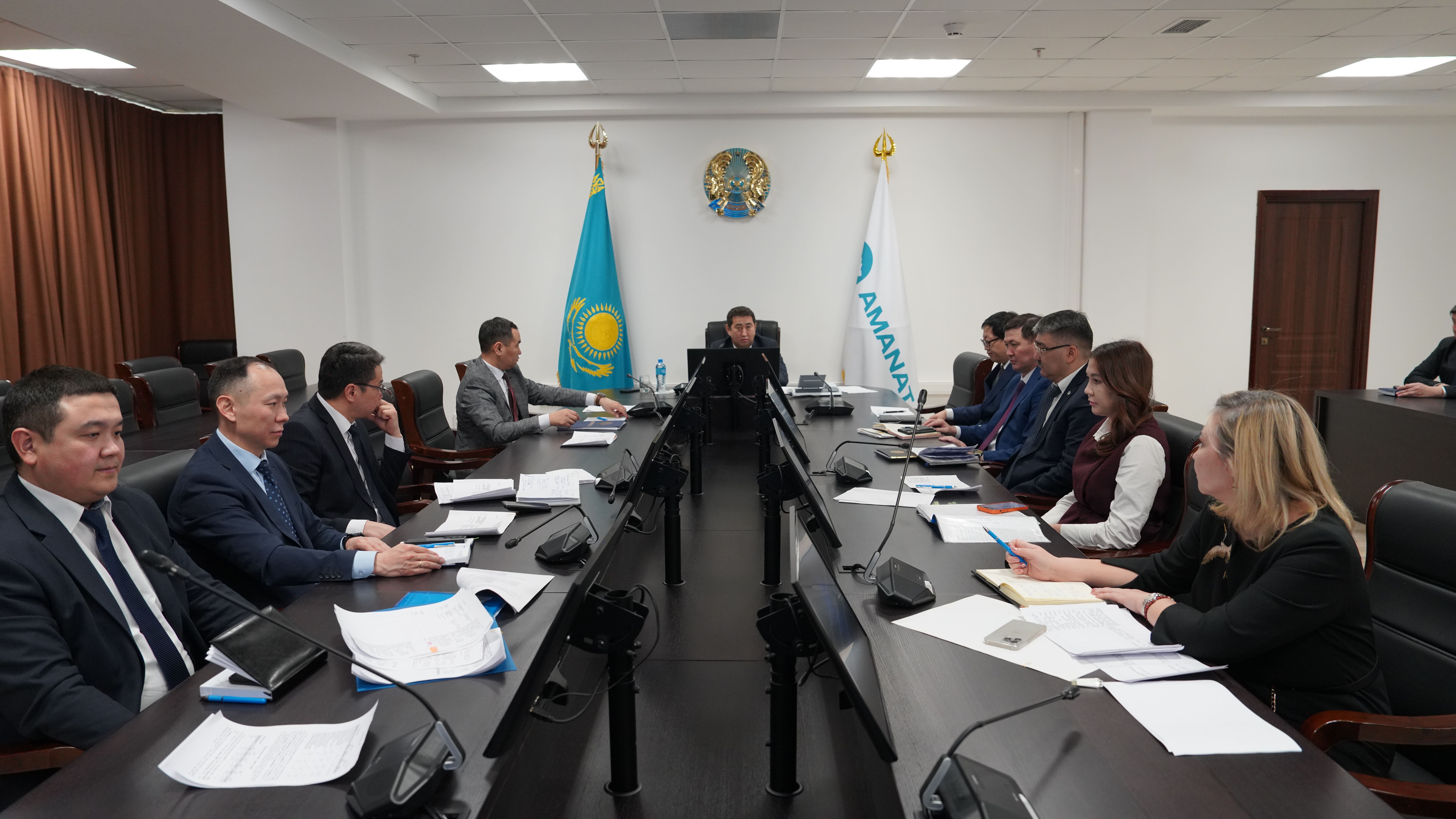 Ауыл шаруашылығы министрі «AMANAT» партиясының қоғамдық қабылдау бөлмесінде азаматтарды қабылдады