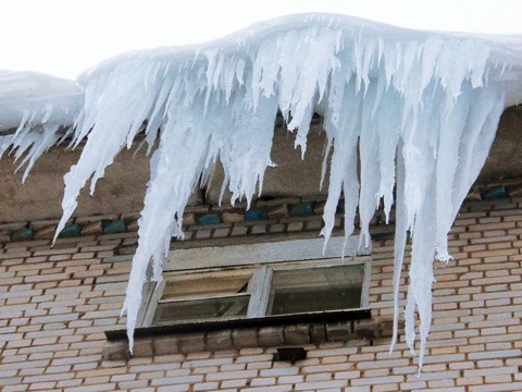 ТЖБ еске салады: шатырлардан қар түсіп, мұздың құлауы