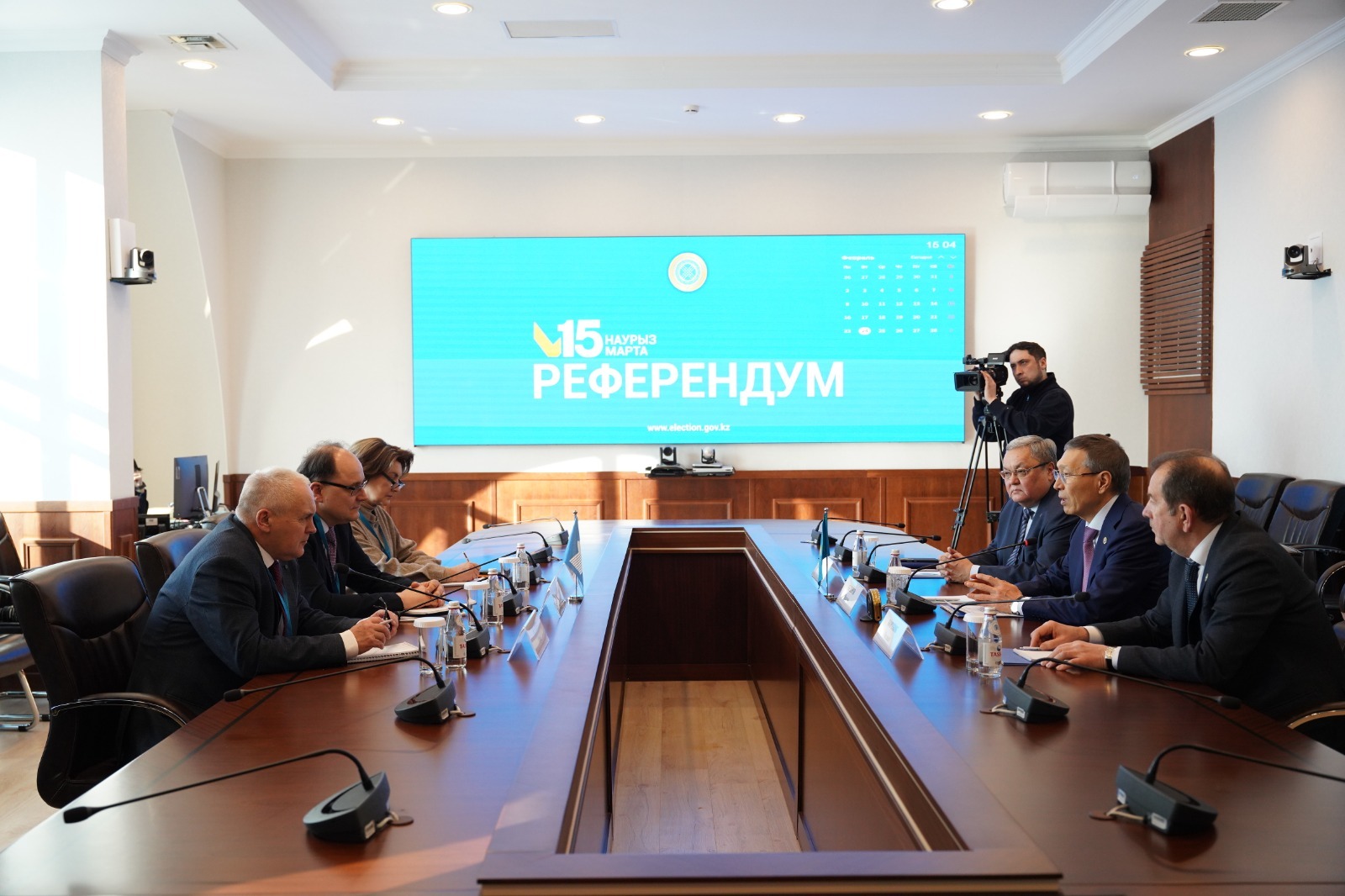 100-ге жуық байқаушы қатысады