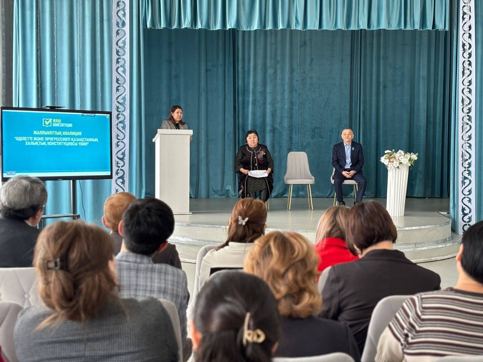 Аудандық штаб мүшелері № 2 Новоишим орта мектебі еңбек ұжымымен кездесу өткізді