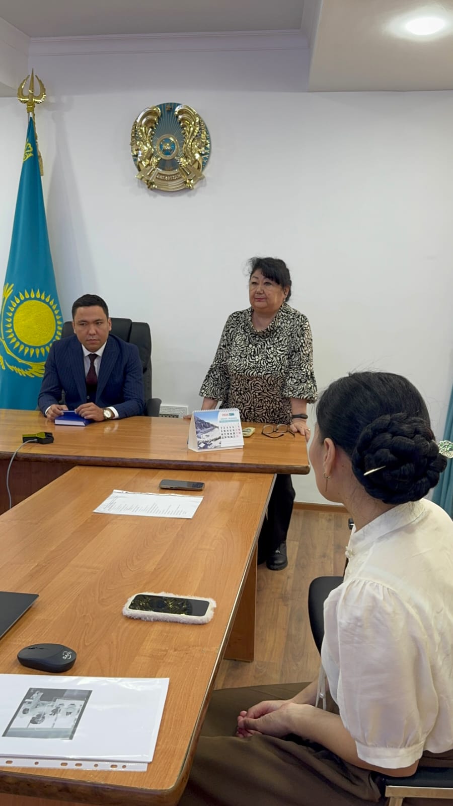 25 ақпанда Текелі қалалық әкімдігінің кіші мәжіліс залында мемлекеттік қызметшілерге арналған «Мемлекеттік қызметшілердің мемлекеттік тілдік дағдыларын арттыру» тақырыбында оқыту семинары ұйымдастырылды.