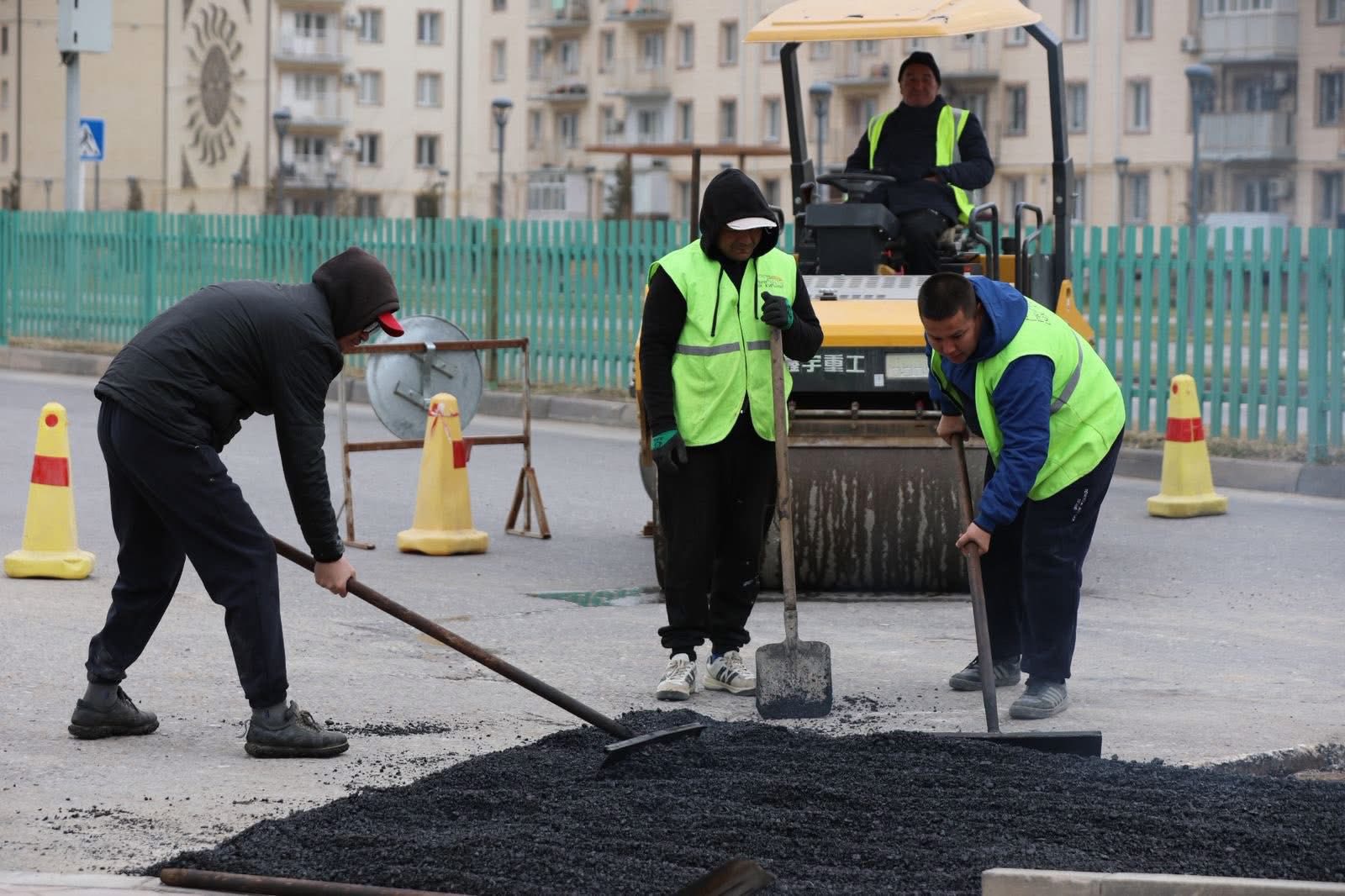 ТҮРКІСТАНДА 2026 ЖЫЛҒЫ ЖОСПАРЛЫ ЖОЛ ЖӨНДЕУ ЖҰМЫСТАРЫ БАСТАЛДЫ