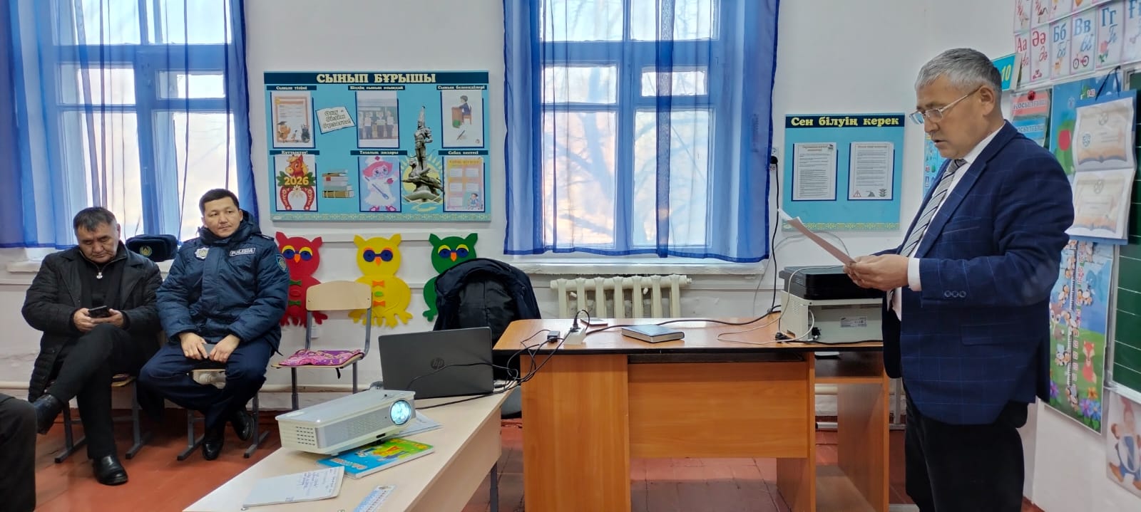 2026 жылдың 25 ақпан күні Ақын Сара ауылдық округінің әкімі Бозов Шынарбек Касымович Ақешкі ауылының тұрғындарымен кездесу өткізді.