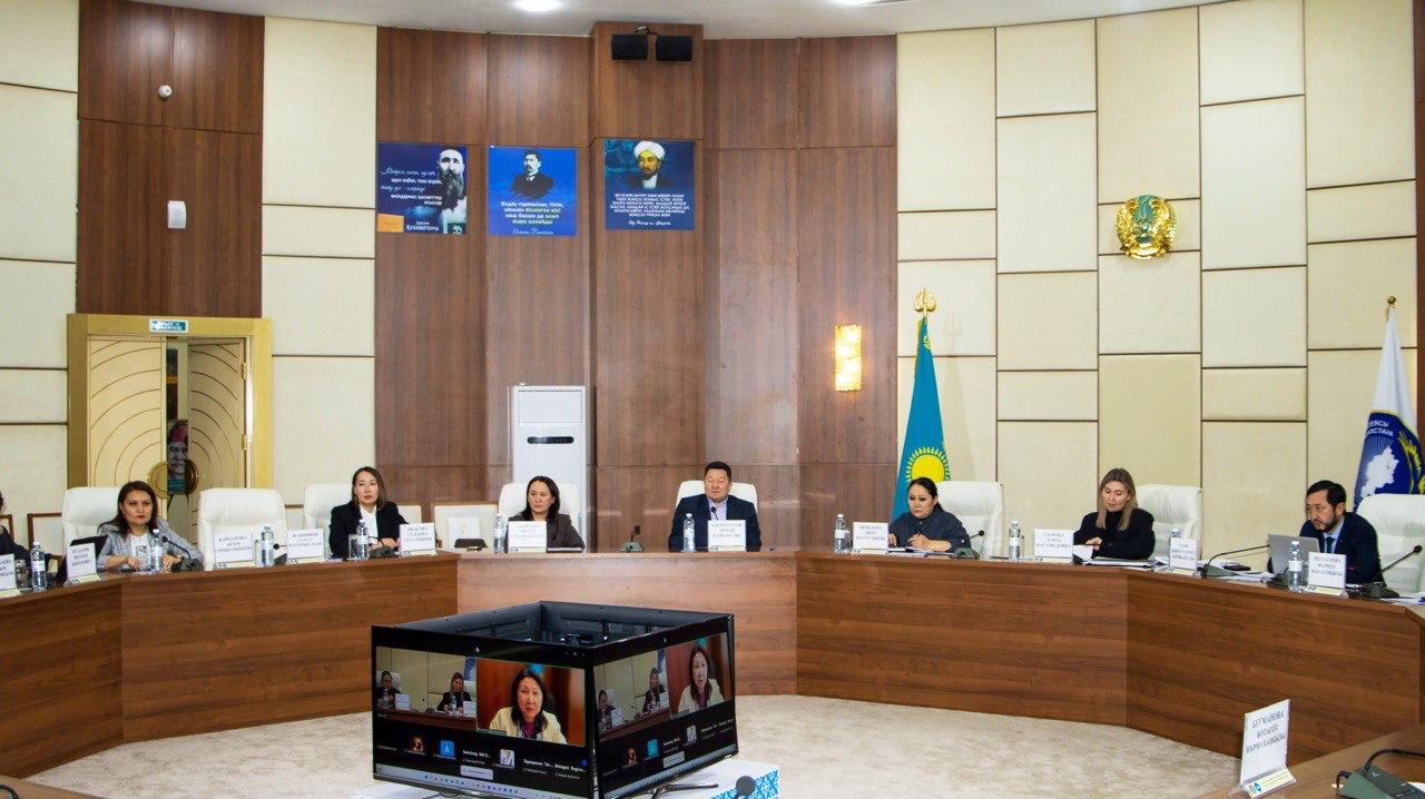 ҚХА Ғылыми-сарапшылық кеңесінің мүшелері жаңа Конституция жобасын талқылады