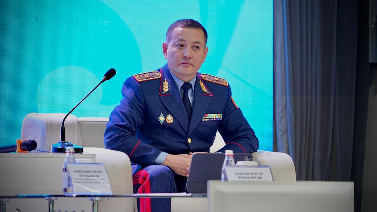 РАЗГОВОР О ВАЖНОМ: ГЛАВА ПОЛИЦИИ ШЫМКЕНТА ВСТРЕТИЛСЯ СО СТУДЕНТАМИ