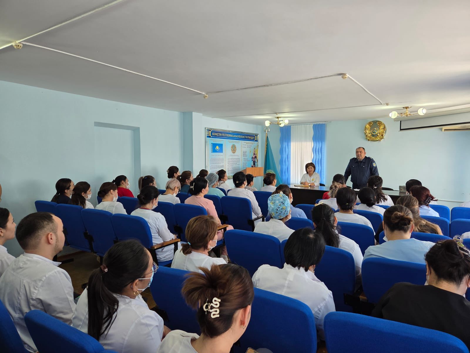 Полицейлер медицина қызметкерлеріне киберқылмыс пен интернет-алаяқтықтың алдын алу бойынша кездесулер жалғасуда