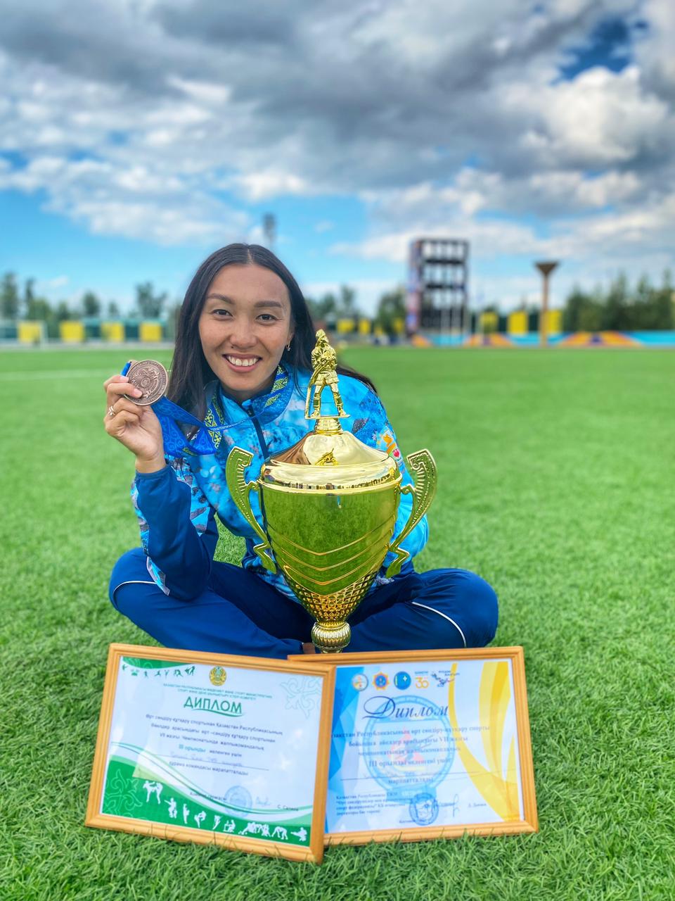 Жылдамырақ, биігірек, күштірек: алға қозғалысты таңдайтын әйел