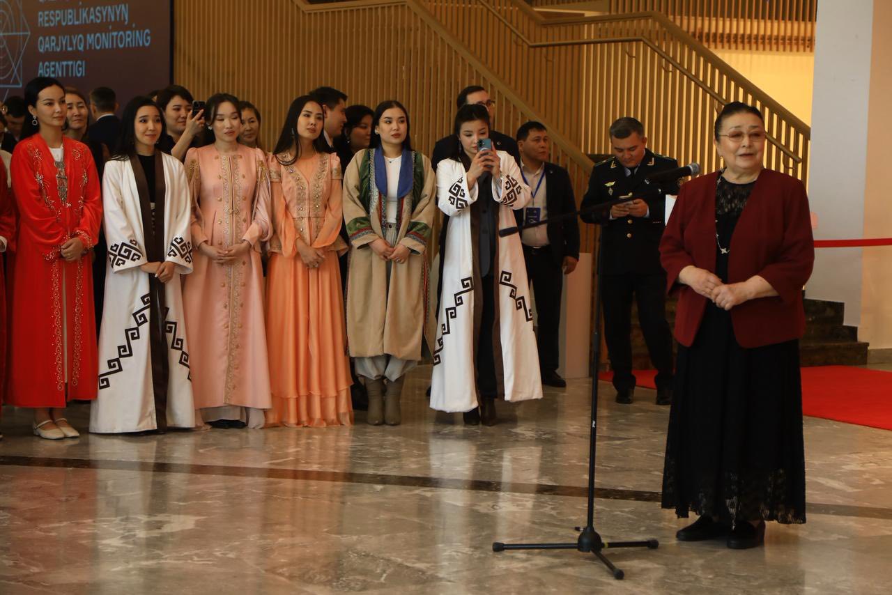 ҚЫЗ ЖІБЕК РӨЛІН СОМДАҒАН ДАҢҚТЫ АКТРИСА МЕРУЕРТ ӨТЕКЕШОВА ТҮРКІСТАНҒА КЕЛДІ