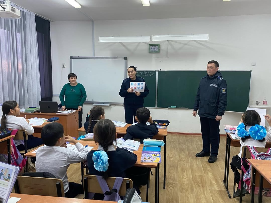 Мектеп оқушыларына жол қозғалысы қауіпсіздігі бойынша түсіндіру жұмыстары жүргізілді