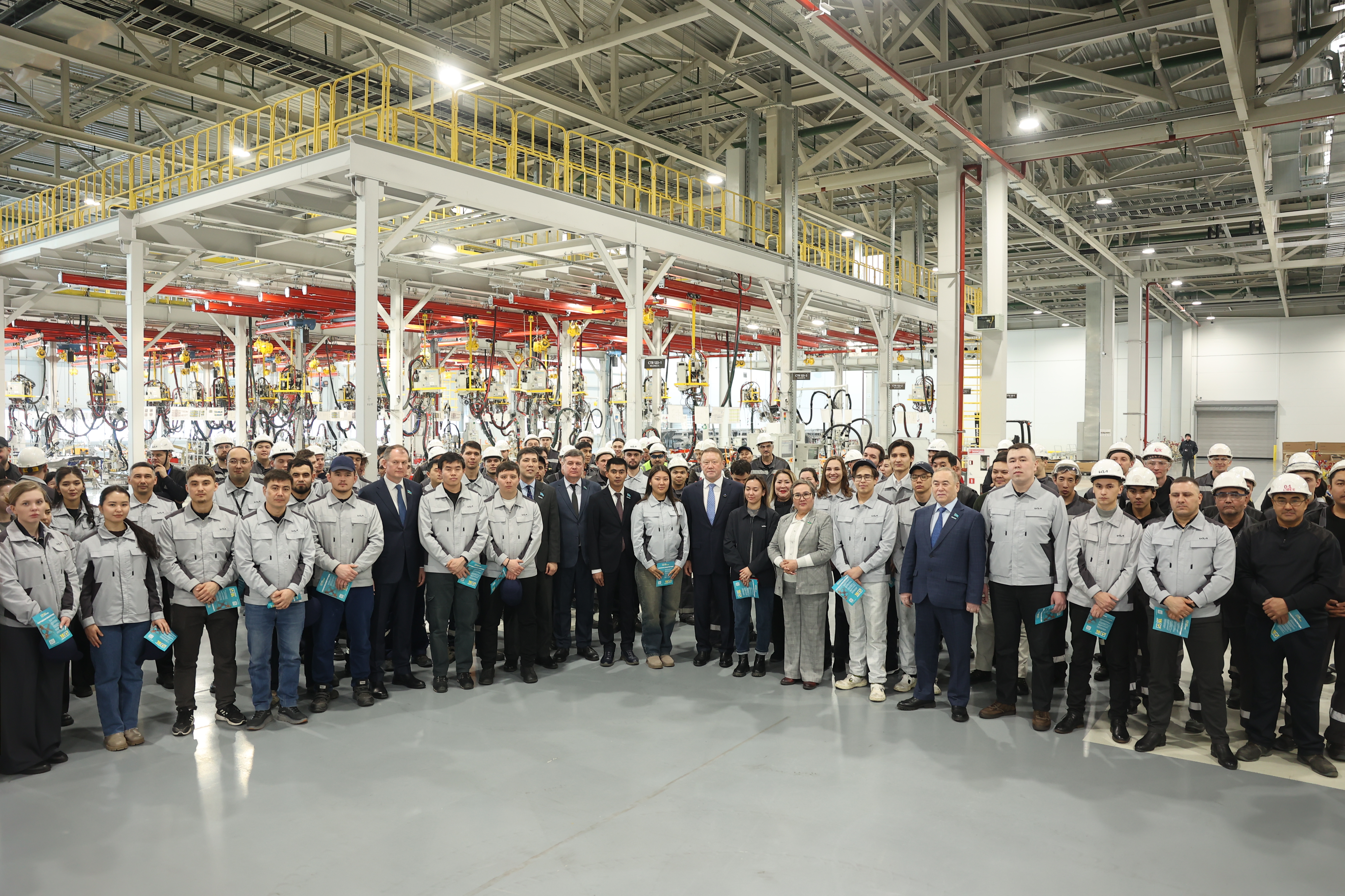 Kia Qazaqstan зауытының ұжымы Жаңа Конституция жобасын қолдайды