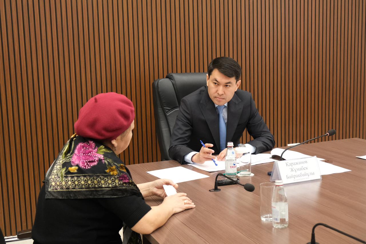 Аудан әкімі тұрғындарды жеке сұрақтары бойынша қабылдады