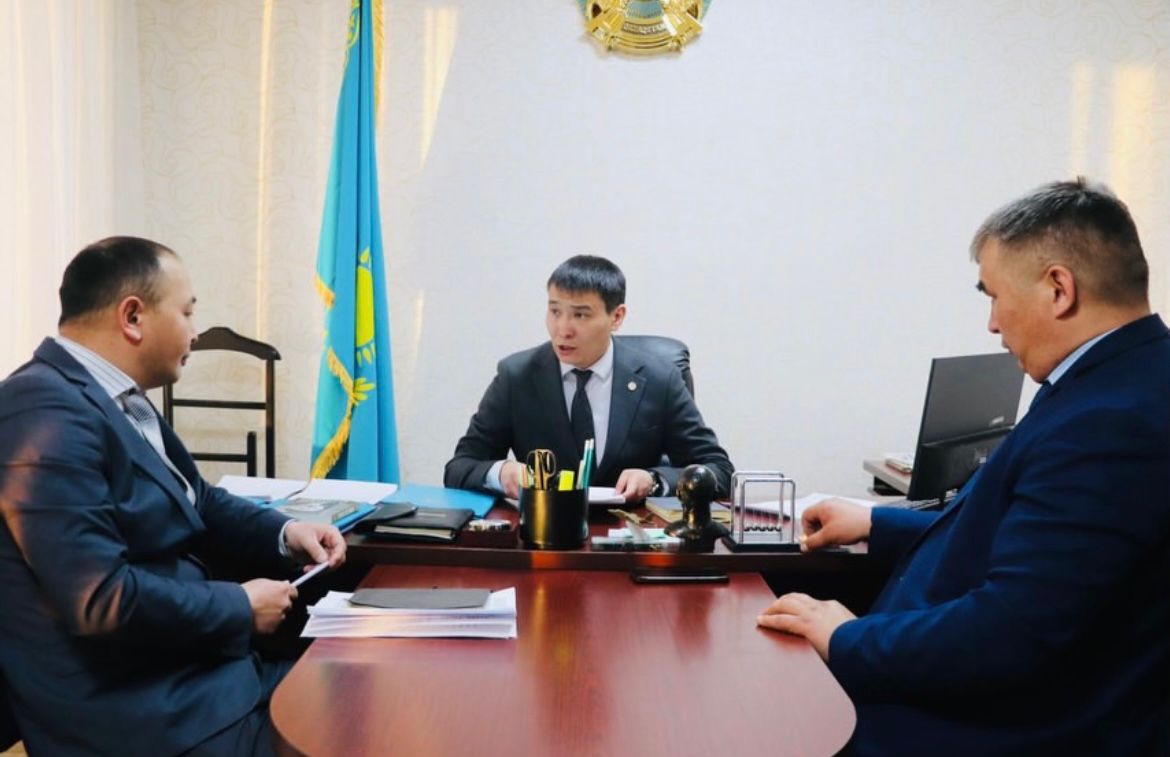Руководитель аппарата акима Кокпектинского района, уполномоченный по этике Дархан Бердибекович  провел встречу с молодыми специалистами, впервые принятыми на государственную службу.
