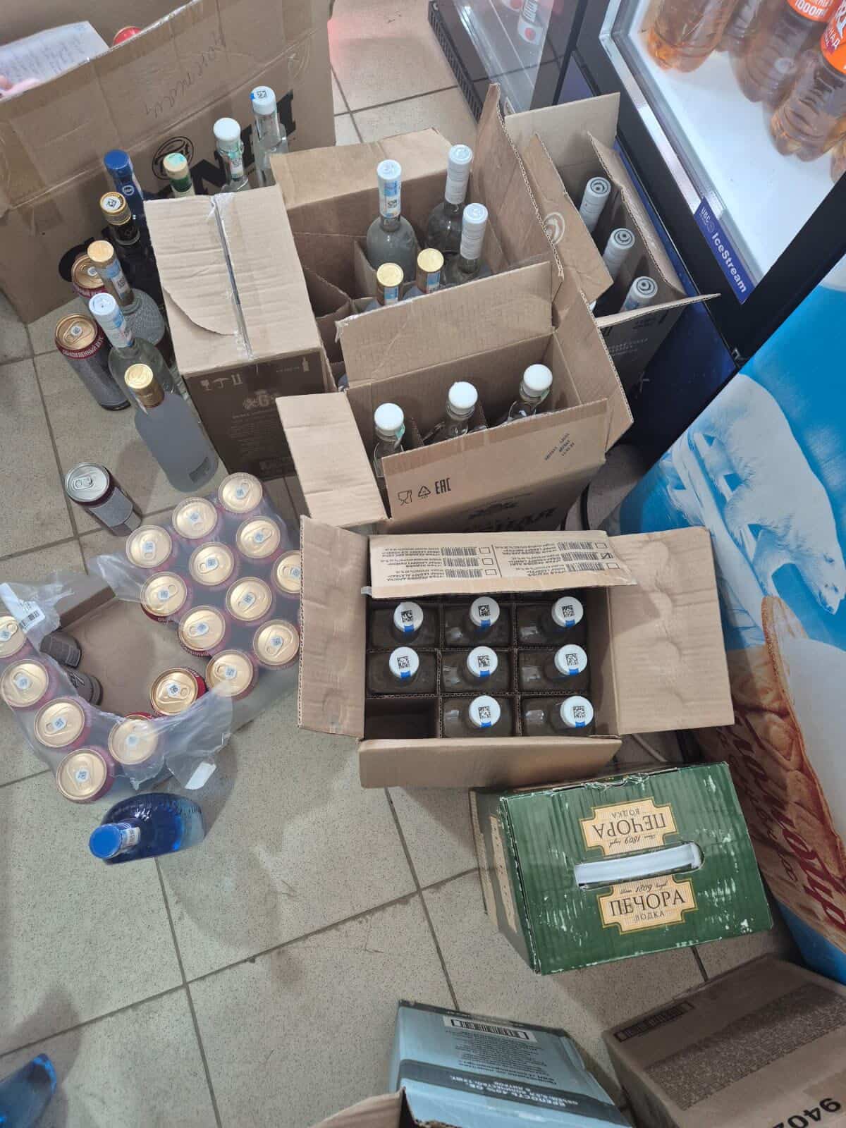 250 дана әр түрлі алкоголь өнімдері мемлекет пайдасына тәркілену үшін Арал аудандық экономика және қаржы бөліміне өткізілді