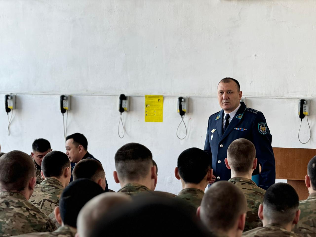 Әскерден — полицияға: СҚО-да 300 сарбаз Заңды қорғау қызметінің артықшылықтары туралы білді