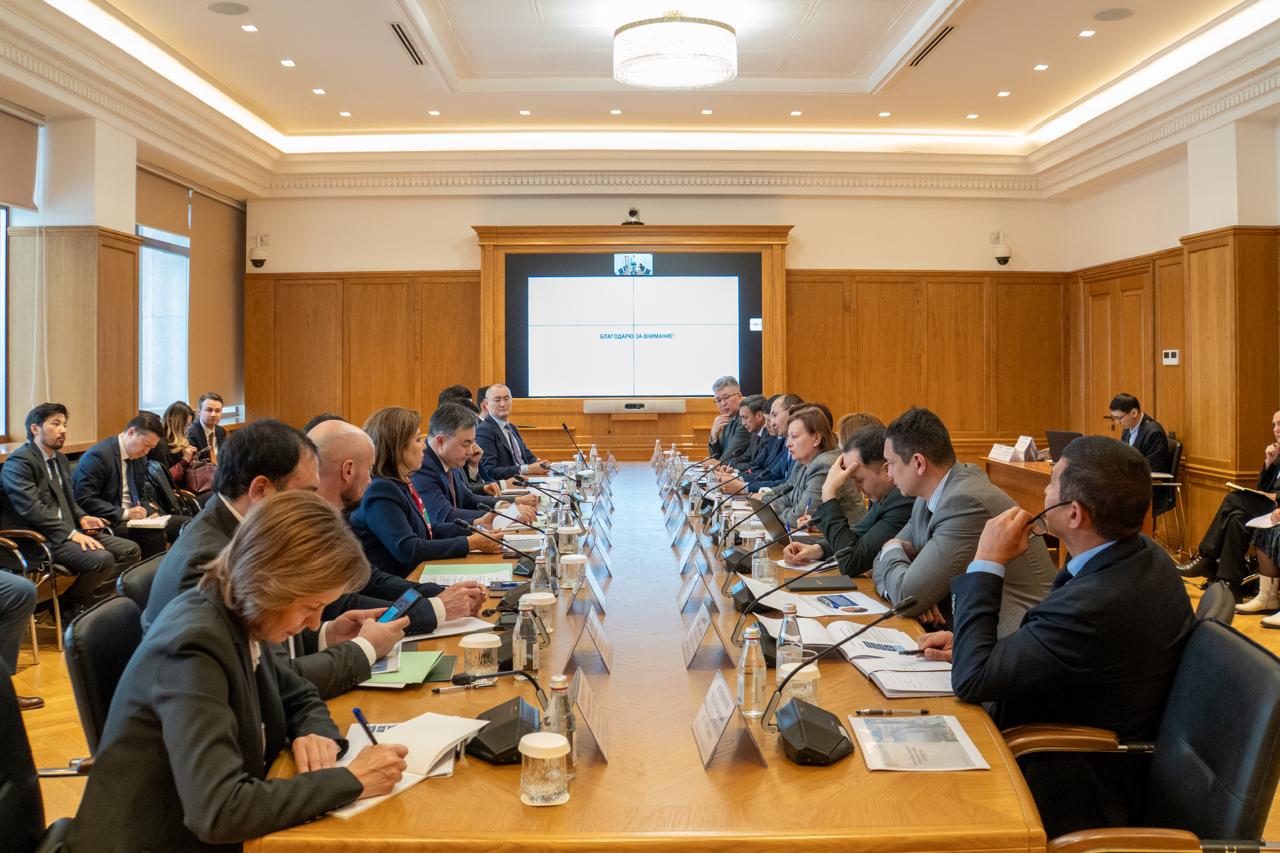 Поручение Президента: основные направления развития рынка ценных бумаг обсудили на круглом столе