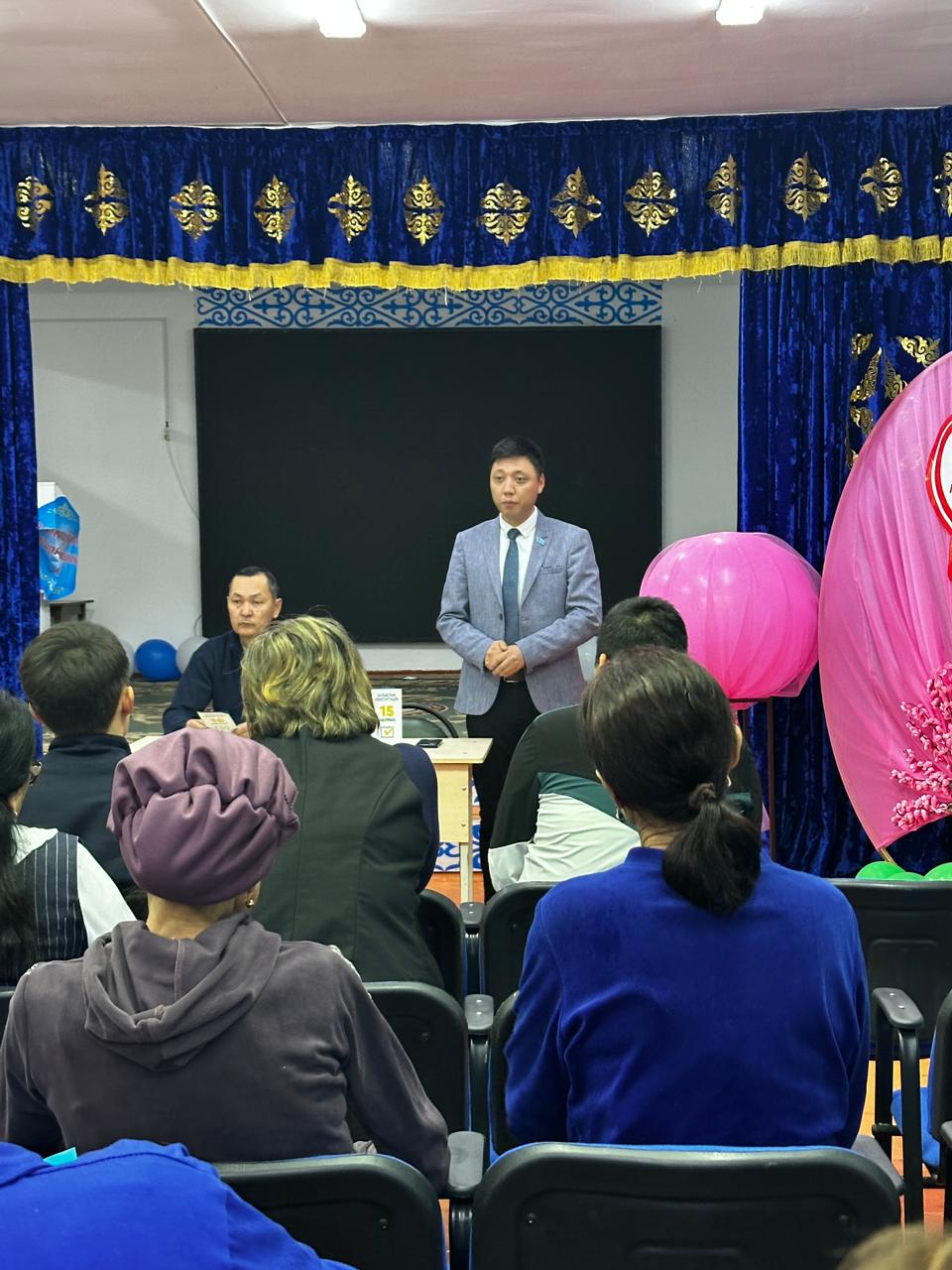 А.С. Макаренко атындағы мектеп ұжымымен Жаңа Конституция жобасы аясында кездесу өтті