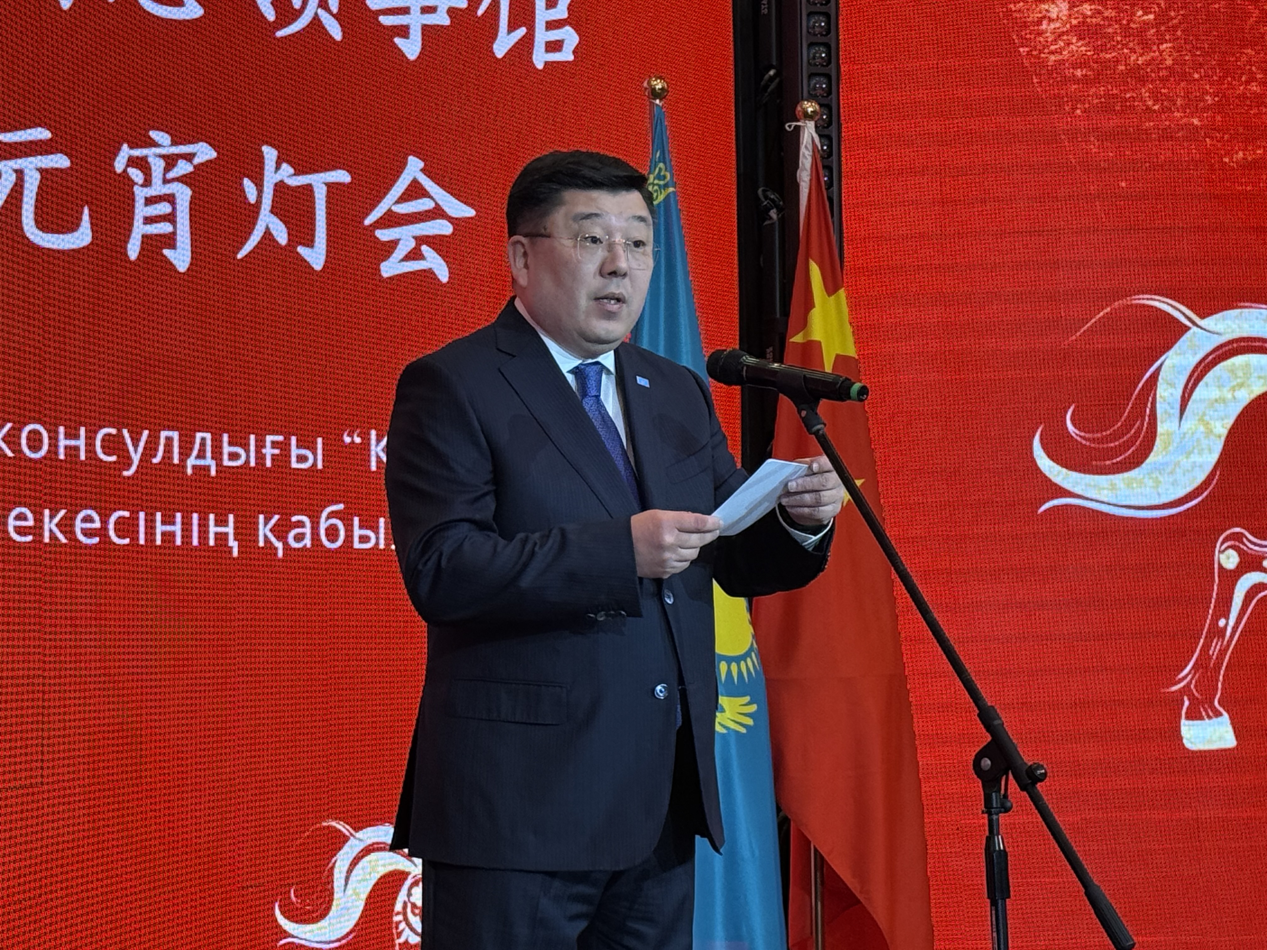 Алматыда «Чуньцзе» және «Шамдар» мерекелері аталып өтілді