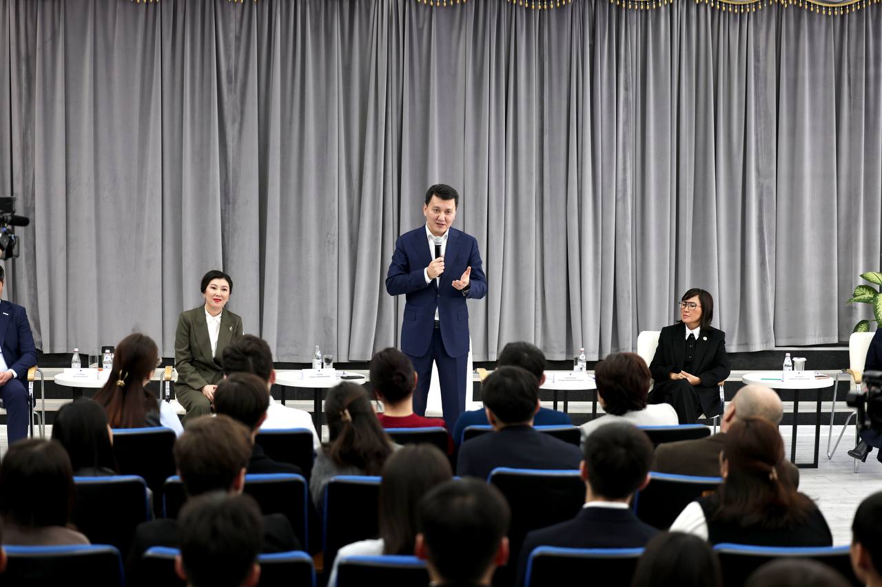 Студенческая молодежь Актюбинской области включилась в обсуждение Новой Конституции