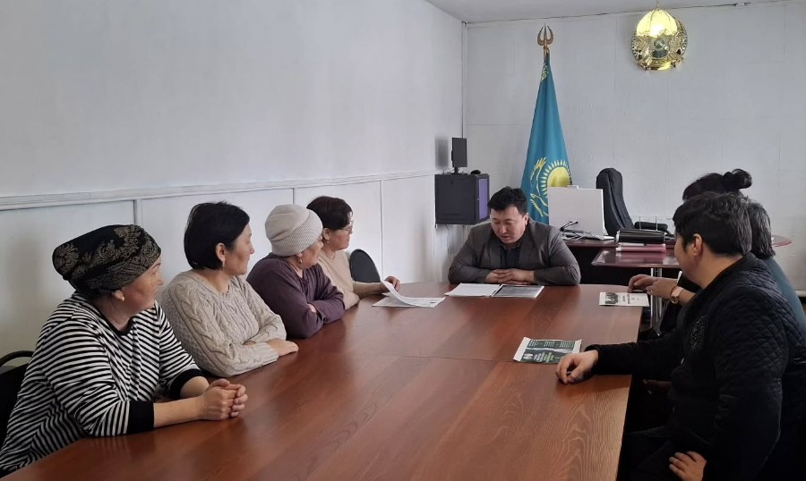 Тағылы ауылдық округі әкімінің аппаратында мекеме қызметкерлерінің қатысуымен сыбайлас жемқорлықтың алдын алу мақсатында кездесу өтті.