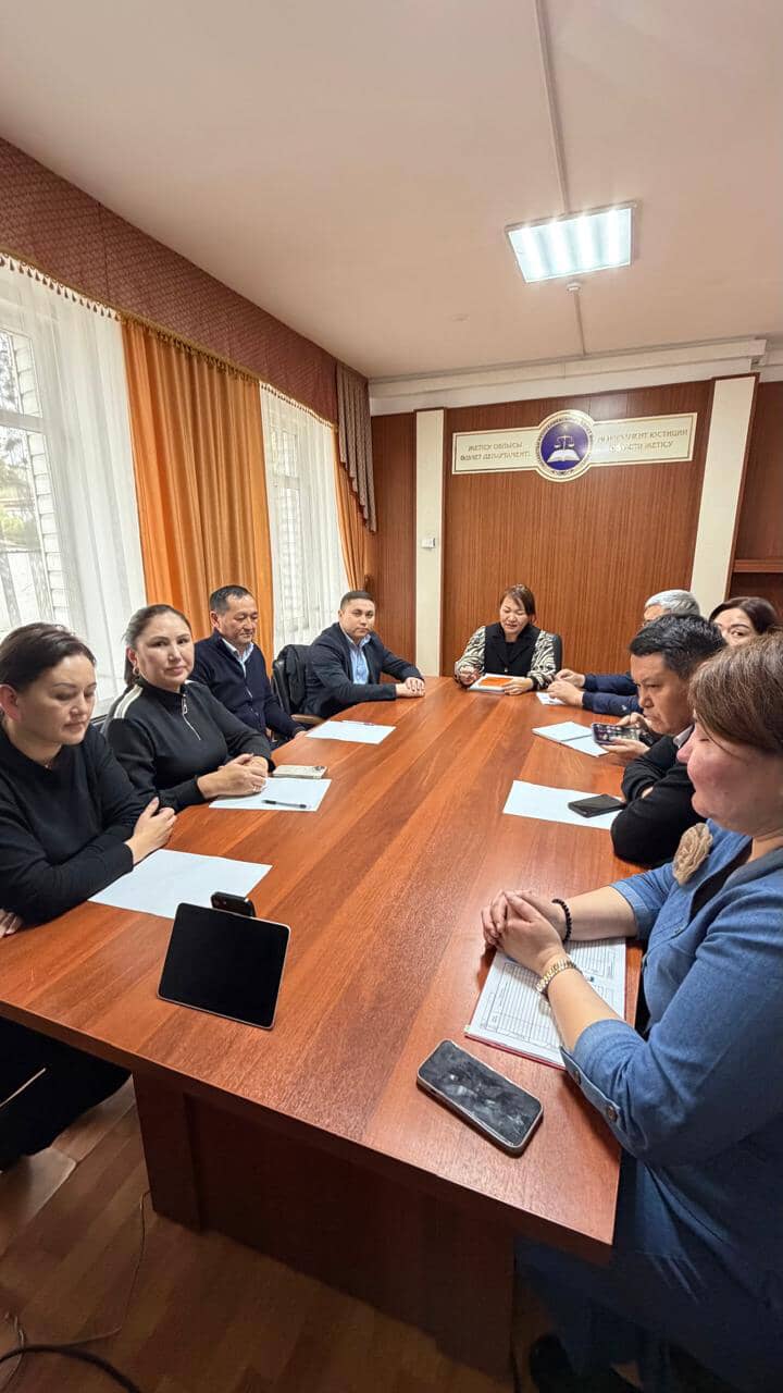 «Азаматтарға арналған Үкімет» Мемлекеттік корпорациясы» КЕАҚ-ның Жетісу облысы бойынша филиалының коммерциялық ұйымдарды тіркеуімен айналысатын қызметкерлердің қатысуымен дөңгелек үстел өткізілді