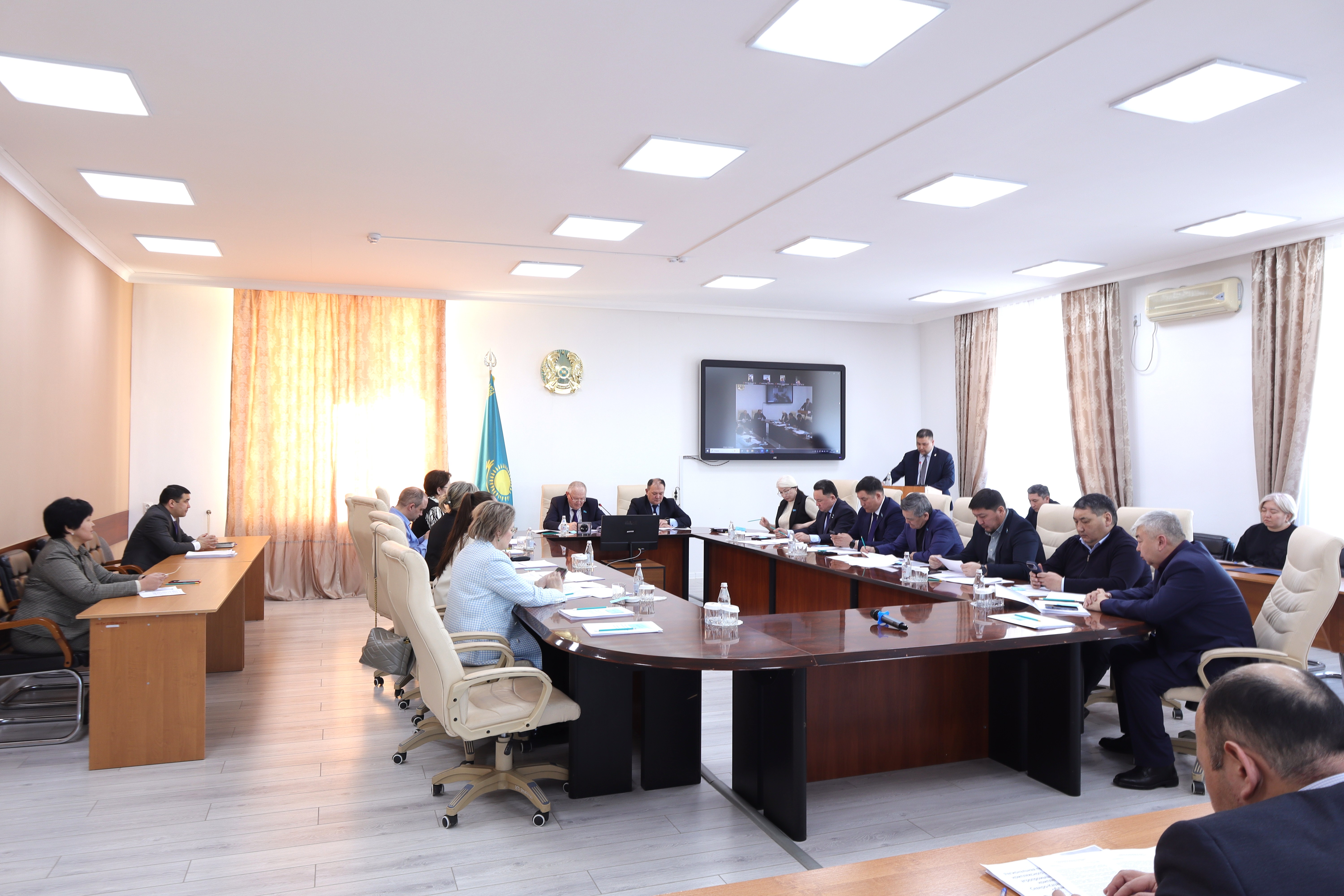 Состоялась внеочередная сессия