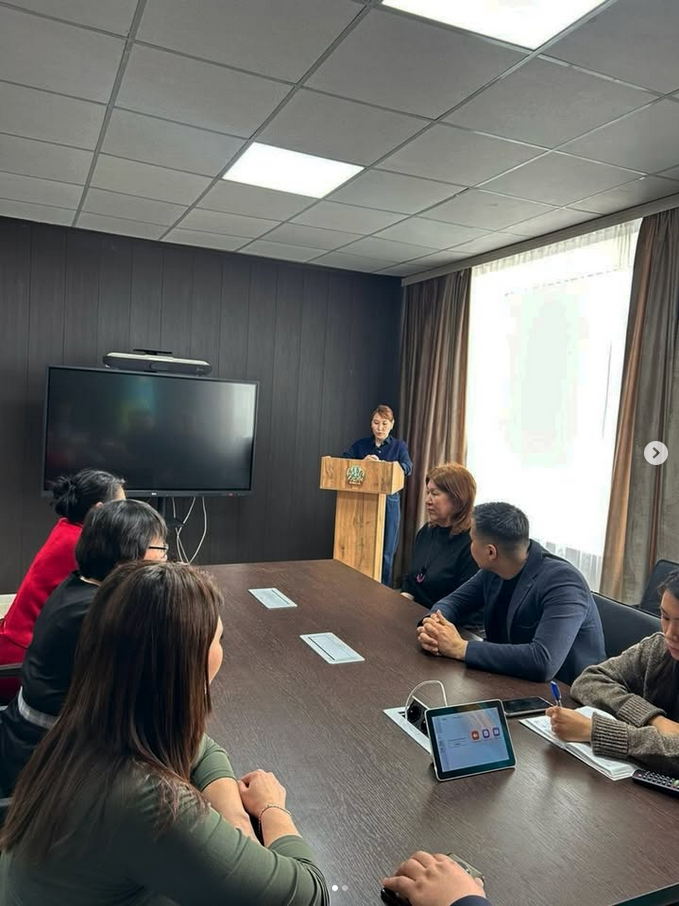 Әділет департаментінде департамент қызметкерлерінің қатысуымен «Құжаттарды мемлекеттік тілде дайындаудың өзекті мәселелері туралы» тақырыбында әкімшілік бөлімі басшысының м.а. Г.К. Дюсенбаевамен семинар өткізілд