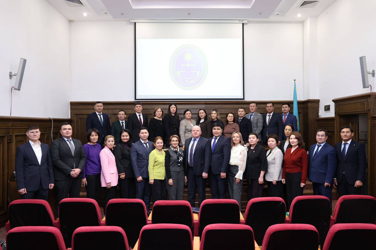 В Академии правосудия при Высшем Судебном Совете проведён очередной курс повышения квалификации для судей специализированных межрайонных экономических судов